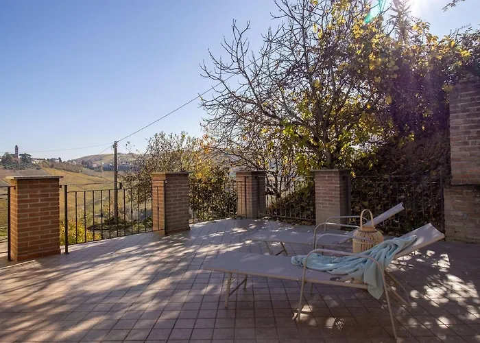 Alma Wine & Soul Wonderful View Βίλα Castiglione Tinella